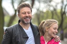 Andrzej piaseczny nieczęsto opowiada o życiu prywatnym. Andrzej Piaseczny Udostepnil Teledysk Do Utworu Twoj Najwiekszy Skarb Z Albumu O Mnie O Tobie O Nas Zobacz Video