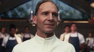 HALIBUT, OSTRYGI I TONA KAWIORU, CZYLI RECENZJA FILMU „MENU”