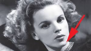 Go Inside Sutton Foster's 'All to Pieces' Transformation in Violet