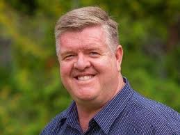 Faculty Association president Mark Mac Lean steps down