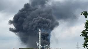 The blaze broke out at a chemical storage facility during restocking procedures and was safely extinguished by the fire brigade. Gkn2q5cuw5 7ym