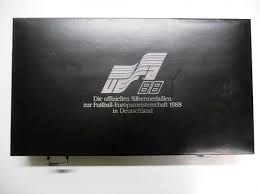 Das datum (per ssi) steht momentan nicht zur verfügung!montag, 24. Fussball Europameisterschaft 1988 In Deutschland Briefmarken Holsten