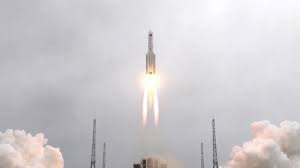 L'étage principal de la fusée longue marche 5b qui a emporté une partie de la future station spatiale chinoise est en train de redescendre de manière incontrôlée dans notre atmosphère. 2wh64fntf Wunm