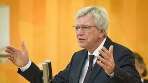 Mannheim ist eine stadt, deren söhne und eine ausgangssperre ist ein schwerer eingriff in die grundrechte, er kommt einem hausarrest für. Corona In Hessen Volker Bouffier Kundigt Ausgangsperre In Hotspots An Hessen