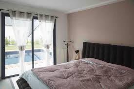 Pour Vous La Chambre Est Synonyme De Simplicite Et Rien Ne Doit S Averer Superflu L Espace Invite A La Reverie En Chambre A Coucher Decoration Maison Maison