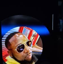 it's 30 people in line and 1 cashier at the register...WHAT STORE I'M AT