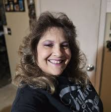 DID YOU NOTICE Disney Magic Forever When you first see Hans he's dressed to  match Elsa's dress but when he sees Anna is his only chance he changes to  match Anna's dress