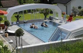 Schwimmbaduberdachung Eine Kompakte Pooluberdachung Swimming Pools Indoor Swimming Pools Backyard Pool