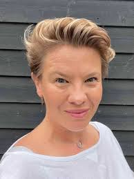 Stephanie Mcalpine's Instagram, Twitter & Facebook