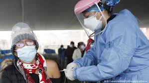Las autoridades peruanas, explica la oms, reportaron que el 81% de los casos de coronavirus secuenciados desde abril de 2021 son asociados a la variante lambda. Nnzsu1stdc4wbm