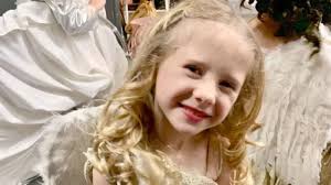 Emma Savoie's Instagram, Twitter & Facebook