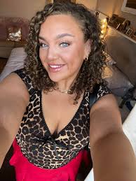 Who is looking for a flatmate in London for a few months?