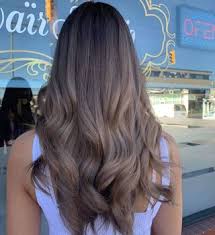 Passer du blond au châtain chatain un procédé simple à condition de faire appel à un professionnel. Cheveux Chatain Definition