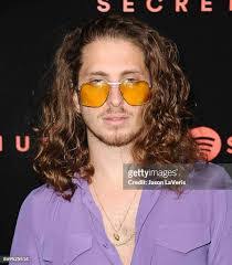 Andrew Watt's Instagram, Twitter & Facebook