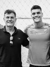 Santos FC lamenta o falecimento de José Roberto Resende Brazão, pai do nosso goleiro Brazão