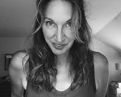 Janet Steen's Instagram, Twitter & Facebook