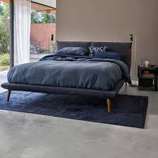 194 x 30 x 144 cm ce lit est fabriqué en pin massif et recouvert dune lasure à la finition naturelle, où la madrure du bois reste visible Lit Double Confortable Des Modeles Design Cote Maison