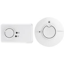 This carbon monoxide detector has a 10 year battery life and features a unique lcd electronic display. Fireangel Combination Pack Battery Smoke Alarm And Carbon Monoxide Alarm Battery Powered