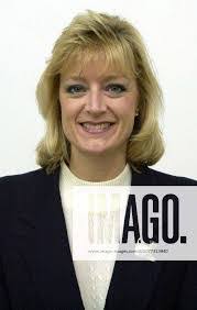 Tracy Toms's Instagram, Twitter & Facebook