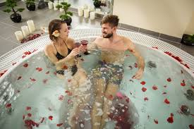 女性の本音】おっぱいを触られた！初めて触られたとき本音＆触る男性心理