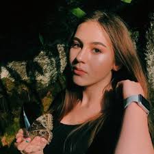 Emily Hilliard (@emilyehilliard)