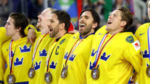 During the winters, their kindergarten teachers used the kindergarten s sandpit to freeze an outdoor ice rink where the twins would frequently skate. Hockey Sent Joel And Henrik Lundqvist Down Different Paths