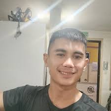 Paul Rozelle's Instagram, Twitter & Facebook