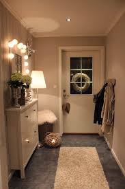 Entrez Faites Comme Chez Vous Deco Entree Maison Petits Couloirs Idee Deco Entree