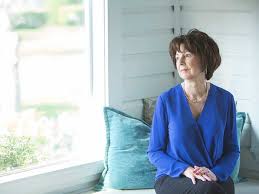 De overgang begint meestal tussen de 8 en 10 jaar vóórdat de volledige menopauze plaatsvindt en deze tijdens de overgang wordt de menstruatiecyclus onregelmatig en kan ook spotting optreden. Wat Veroorzaakt Brown Spotting Na De Menopauze Conditie Specifiek Klinisch Tips En Nuttige Informatie Over Uw Gezondheid