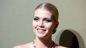 The 1998 united states house of representatives elections were part of the midterm elections held during president bill clinton's second term. Lady Kitty Spencer Heiratet Sie Ihren Freund Michael Lewis Gala De