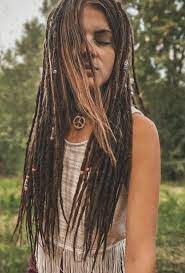 During the wild 70's, the hippie fervour broke out and the style was synonymous with open wavy hair, bands and ribbons and yes dreadlocks! 32 Best Hippie Hairstyles And Tutorial Womenstyle