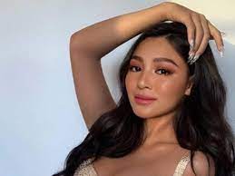 Nadine lustre poses for dreamy beach photo! Ws4torrdew3zom