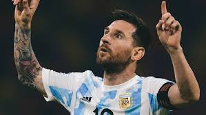 Lionel messi manteado por sus compañeros tras la victoria de. Seleccion Argentina Leo Messi Pide El Regalo Que Le Debe El Futbol Marca Claro Argentina