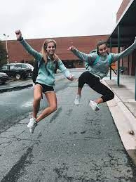 How To Be Happy In Life Friend Photoshoot Best Friend Photos Best Friend Photoshoot