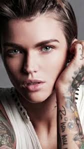 Kaiden Fox (@_uh_huh_honey)