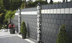 45 Effective Ideas For Garden Protection Fence Steps Brick Backyard Slope Uedinenie V Sadu Sadovye Ograzhdeniya Sadovye Idei