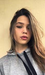 Gianluca Torres Adli Kullanicinin Girls Hottest Panosundaki Pin Dudak Piercingleri Piercing Fikirleri Piercing