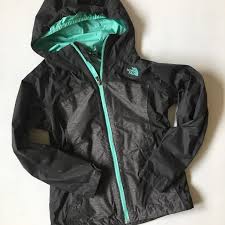 North Face Girls Waterproof Jacket Can Be Worn On Its Own As A Lightweight Rain Jacket And Also Has The Op Light Jacket Girls Waterproof Jacket Girls Jacket