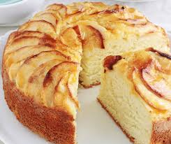 Gateau Au Yaourt Aux Pommes Moelleux Recette Facile Recettes Du Monde En 2020 Gateau Yaourt Recette Facile Clafoutis Aux Pommes Facile