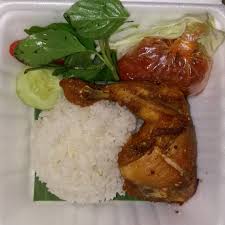 Maybe you would like to learn more about one of these? Demenmakanbalii Paket Ayam Goreng Lalapan Sambal Tomat Facebook