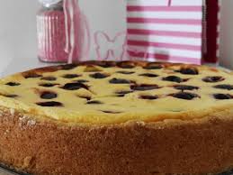 Cremiger Kasekuchen Mit Frischen Kirschen In 2020 Kirschen Kuchen Dessert Ideen