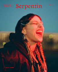 Ich suche mich in meiner Musik, in der Natur, in dem nebligen Blitzlicht  tanzend, in den Armen der Menschen, die ich liebe”