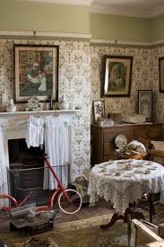 Picture Rail With Paint Above Wallpaper Below Victorian Living Room Victorian House Interiors Victorian Rooms