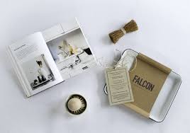 The most common enamel serving tray material is metal. Enamel Serving Tray