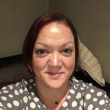 Kelly Fallon (@kkellyfallon)