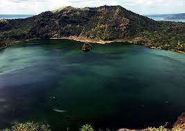 Taal volcano is a complex stratovolcano in the province of batangas, philippines, located on an island in taal lake. Der Taal Vulkan In Tagaytay Auf Den Philippinen