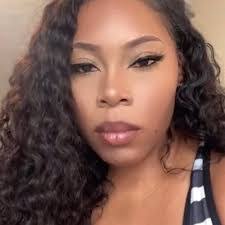 Tammy Hennessy's Instagram, Twitter & Facebook