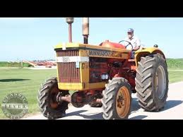 In This Case The Paint Job Really Does Make The Tractor Minneapolis Moline G706 Youtube Minneapolis Moline Moline Classic Tractor