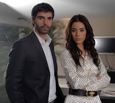 турецкий актер мехмет акиф алакурт и его жена фото Zhena Mehmeta Akifa Alakurta Muzhskoe I Zhenskoe