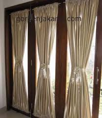 Harga gorden siap pakai biasanya lebih murah daripada harga total gorden yang dibeli per meter karena desain, ukuran dan pelengkapnya sudah menjadi satu paket yang tidak bisa anda ganti. Harga Gorden Jendela Kupu Kupu Di Mampang Jakarta Selatan Gorden Jakarta